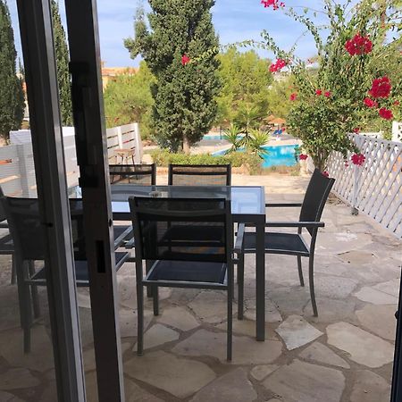 Regina Gardens - Spacious 3 Bed, 2 Bath Maisonette Pafos Dış mekan fotoğraf
