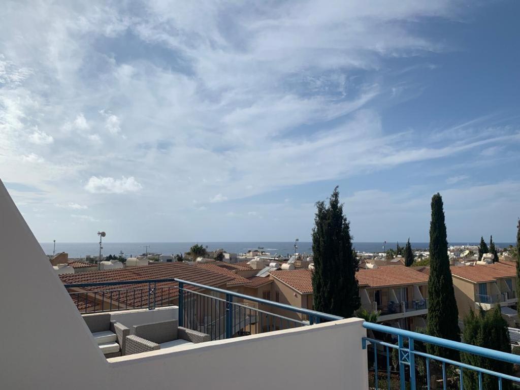 Regina Gardens - Spacious 3 Bed, 2 Bath Maisonette Pafos Dış mekan fotoğraf