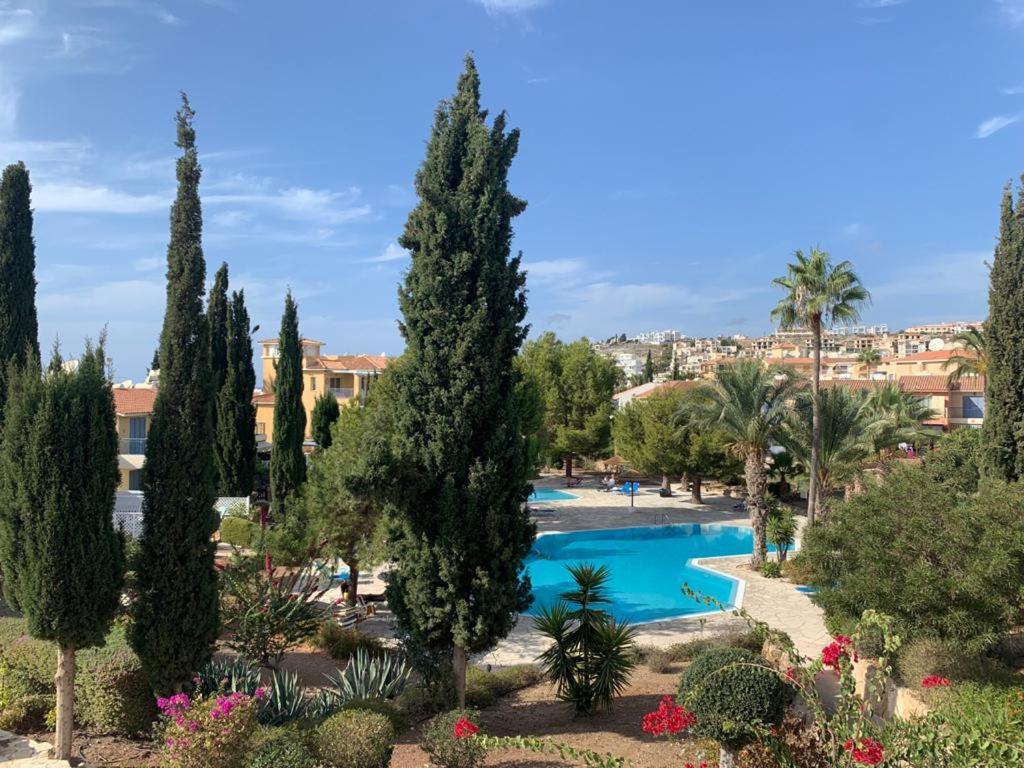Regina Gardens - Spacious 3 Bed, 2 Bath Maisonette Pafos Dış mekan fotoğraf