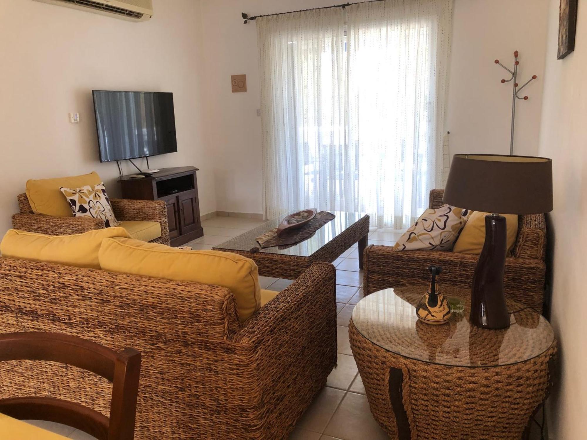 Regina Gardens - Spacious 3 Bed, 2 Bath Maisonette Pafos Dış mekan fotoğraf
